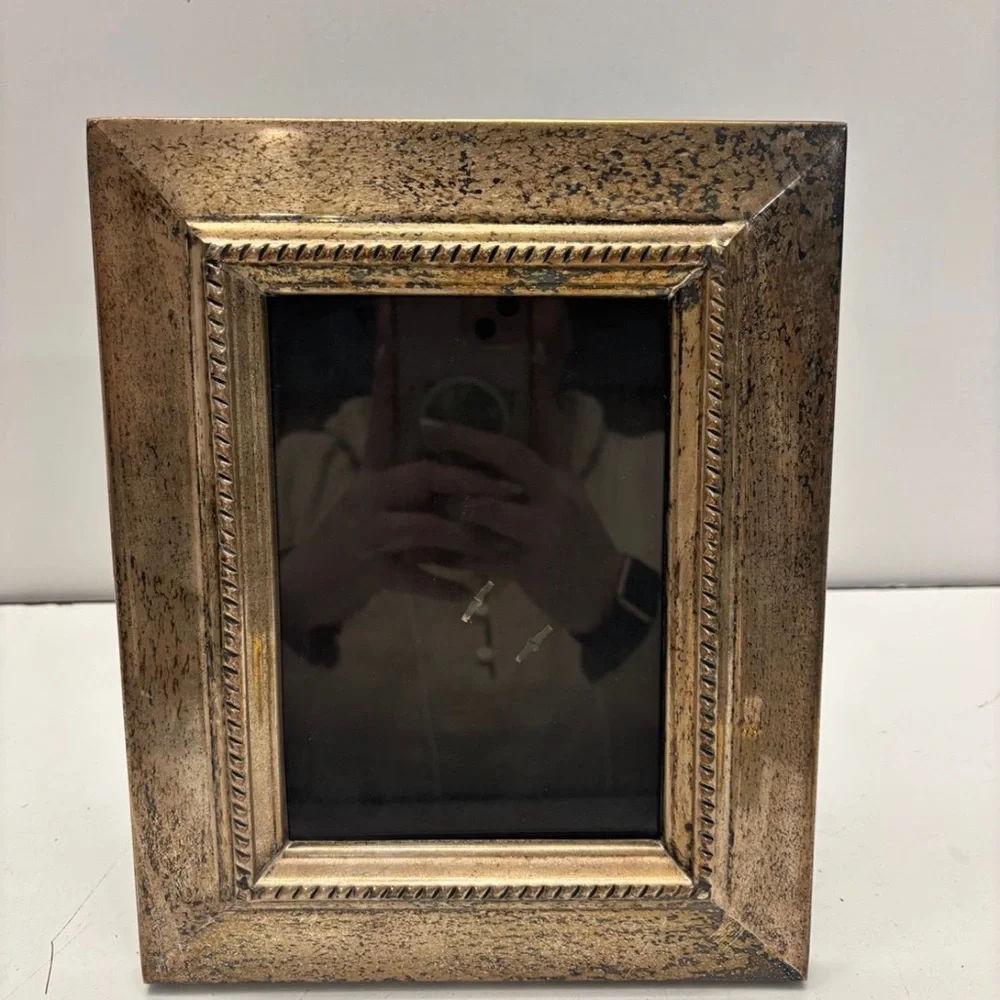 Pottery barn picture frame hold 5” x 7” picture